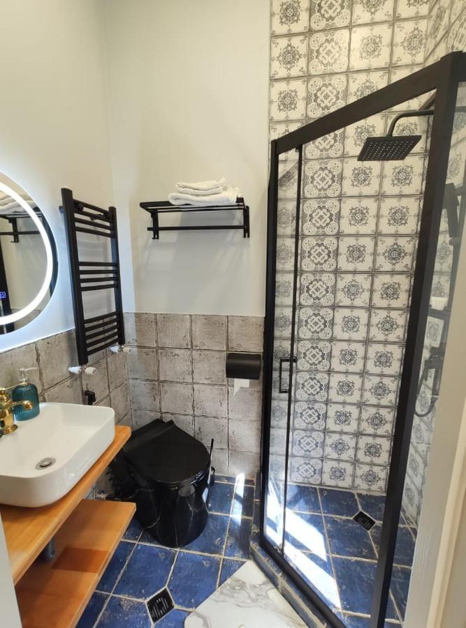 Qin Boutique Hotel Tbilisi Ngoại thất bức ảnh